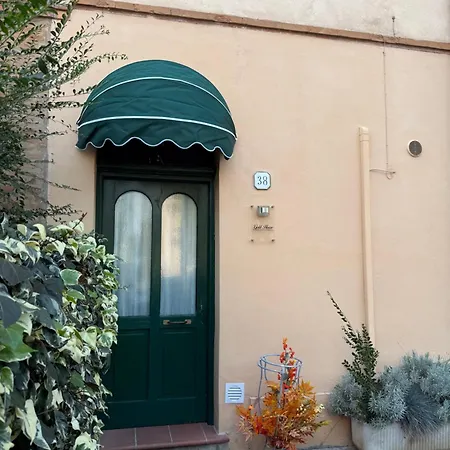 Gold House Ferienhaus *